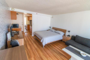 ISLAND COLONY STUDIO 1517